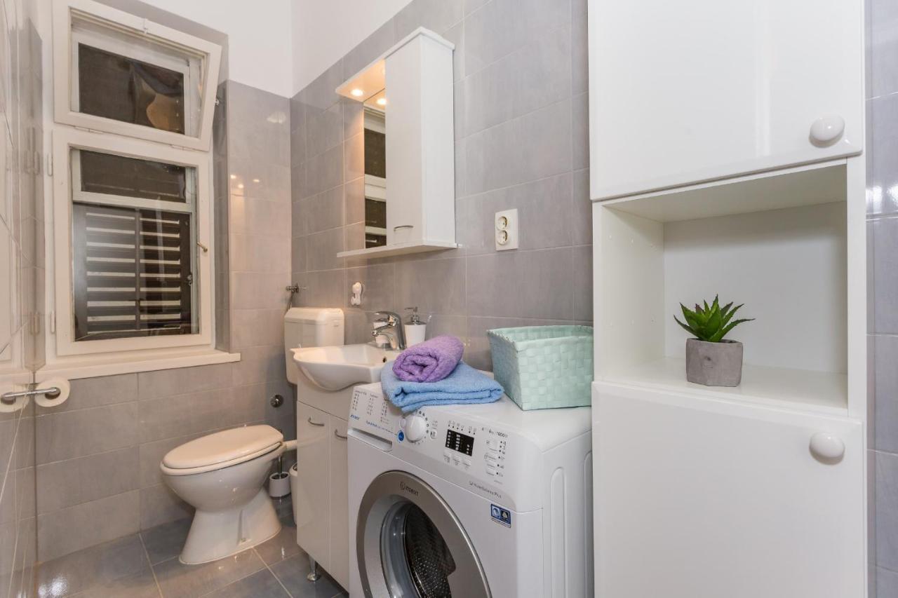 Comfortable Modern Studio With Shaded Patio Split Ngoại thất bức ảnh