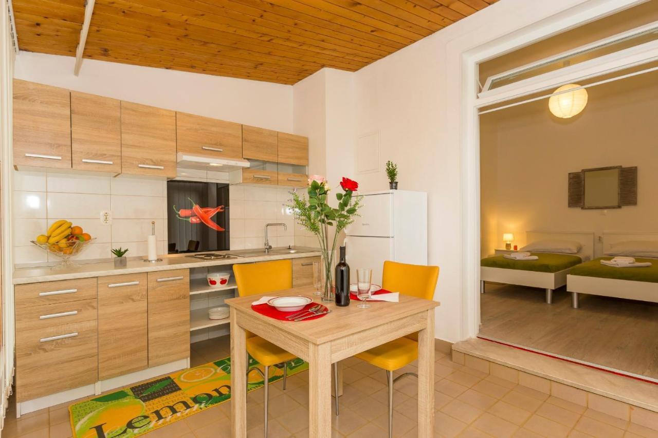 Comfortable Modern Studio With Shaded Patio Split Ngoại thất bức ảnh