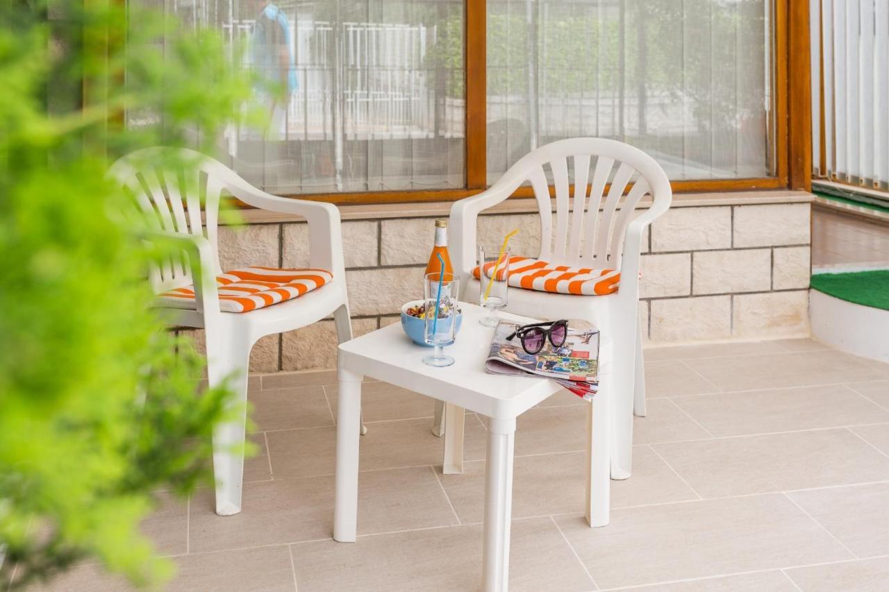Comfortable Modern Studio With Shaded Patio Split Ngoại thất bức ảnh