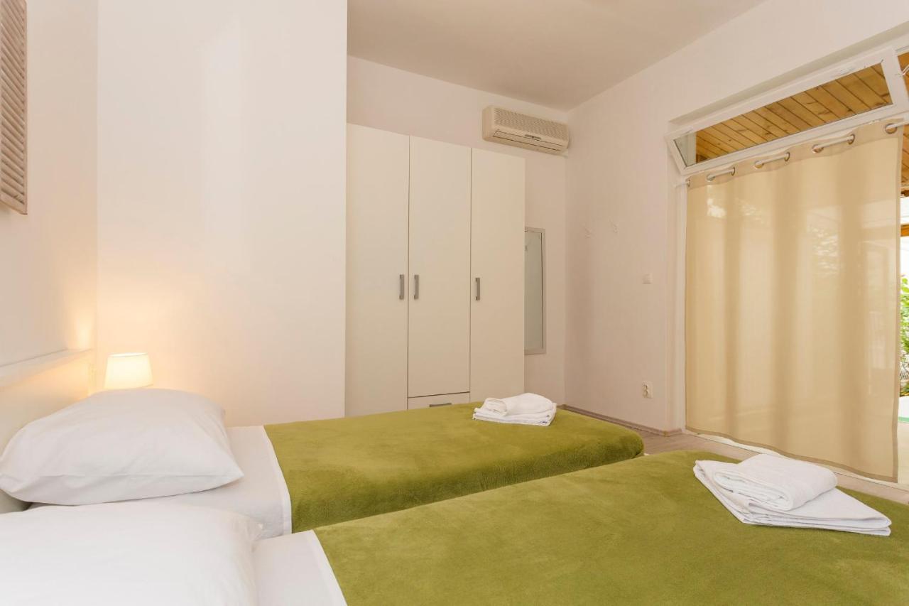 Comfortable Modern Studio With Shaded Patio Split Ngoại thất bức ảnh