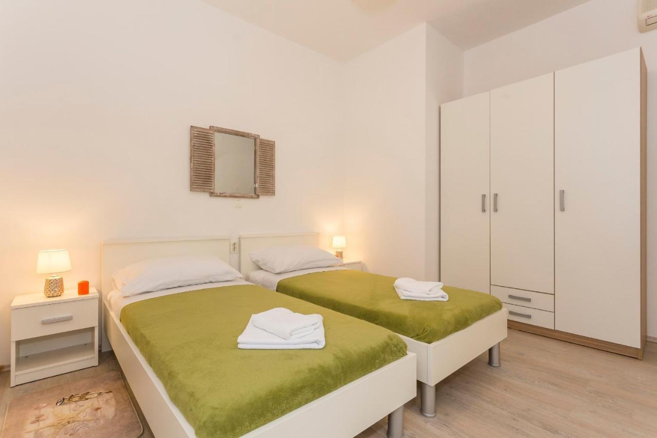 Comfortable Modern Studio With Shaded Patio Split Ngoại thất bức ảnh